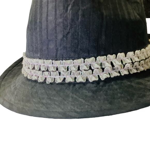 Character Trilby Hat - Picture 3 of 6